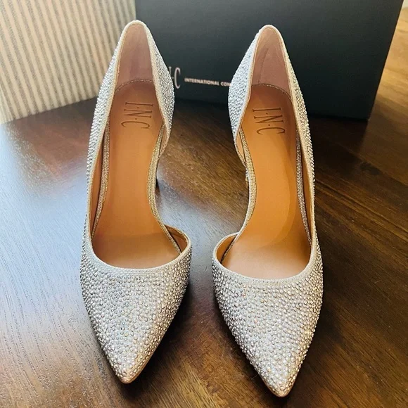 Women's Embellished Pointed Toe Pumps​ - Picture 2 of 5